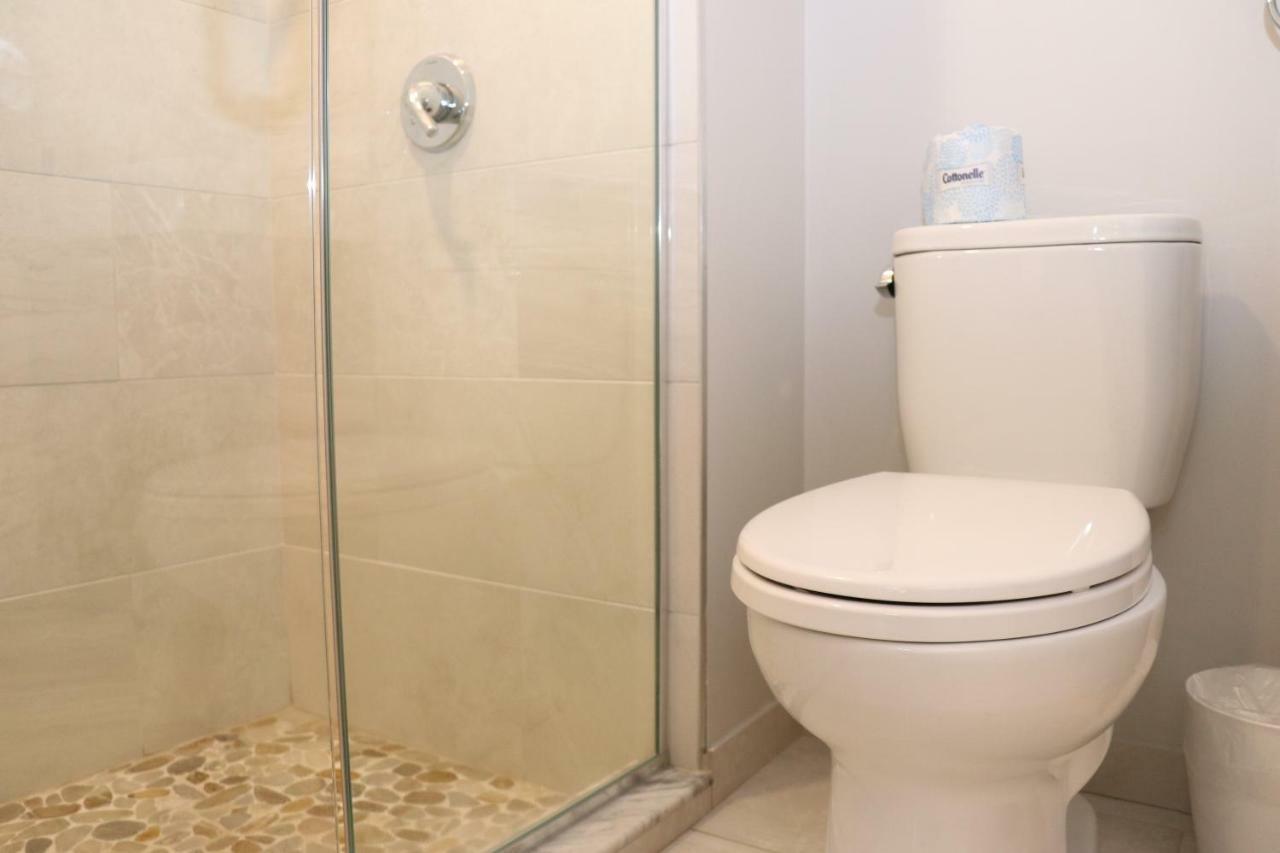 A Stylish Stay W/ A Queen Bed, Heated Floors.. #31 Brookline Dış mekan fotoğraf